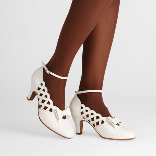 Jessie Vintage Pumps (Soft Ivory)