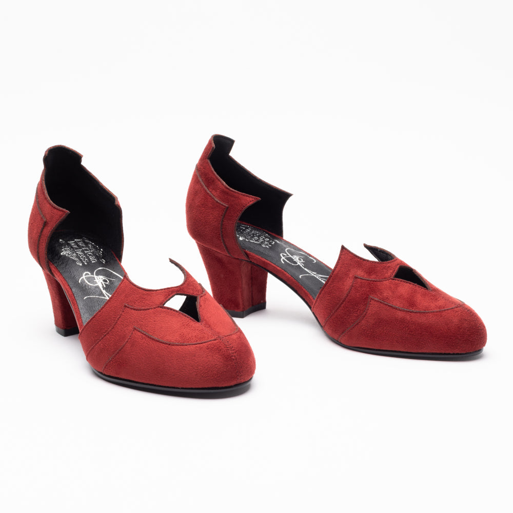 Christine Vintage Pumps (Garnet Cloak)