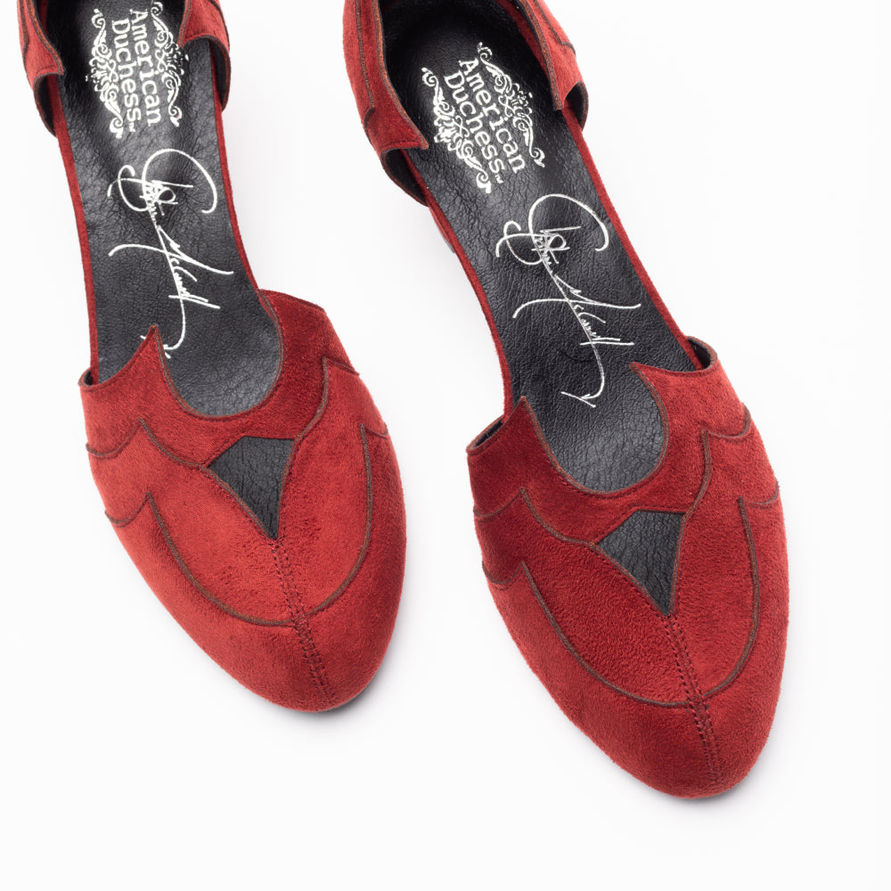 Christine Vintage Pumps (Garnet Cloak)