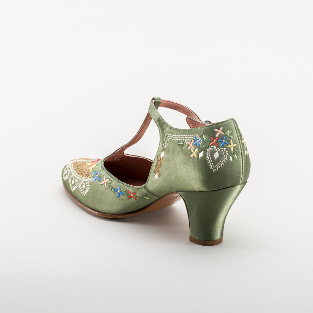 Daisy Embroidered T-Straps (Green)