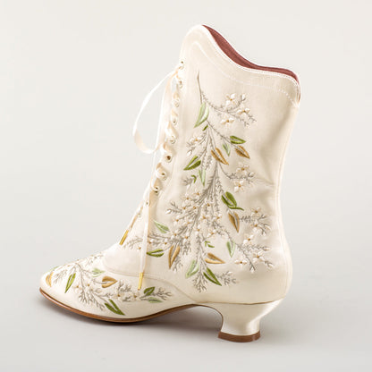 Flora Embroidered Boots Wide (Ivory)