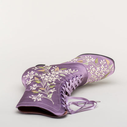 Flora Embroidered Boots Wide (Lavender)