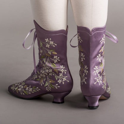 Flora Embroidered Boots Wide (Lavender)