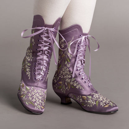 Flora Embroidered Boots Wide (Lavender)