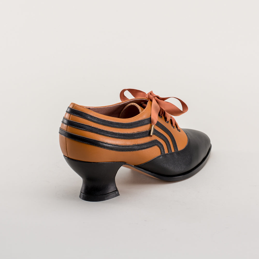 Bernadette Edwardian Oxfords Wide (Cognac/Black)
