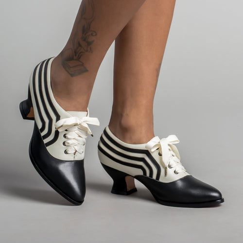 Bernadette Edwardian Oxfords Wide (Ivory/Black)