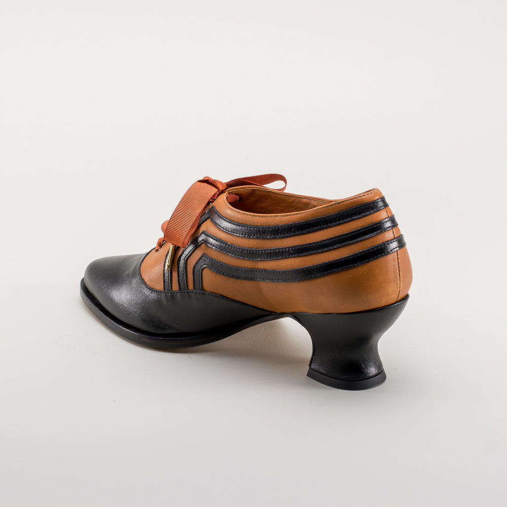 Bernadette Women's Edwardian Oxfords (Cognac/Black)