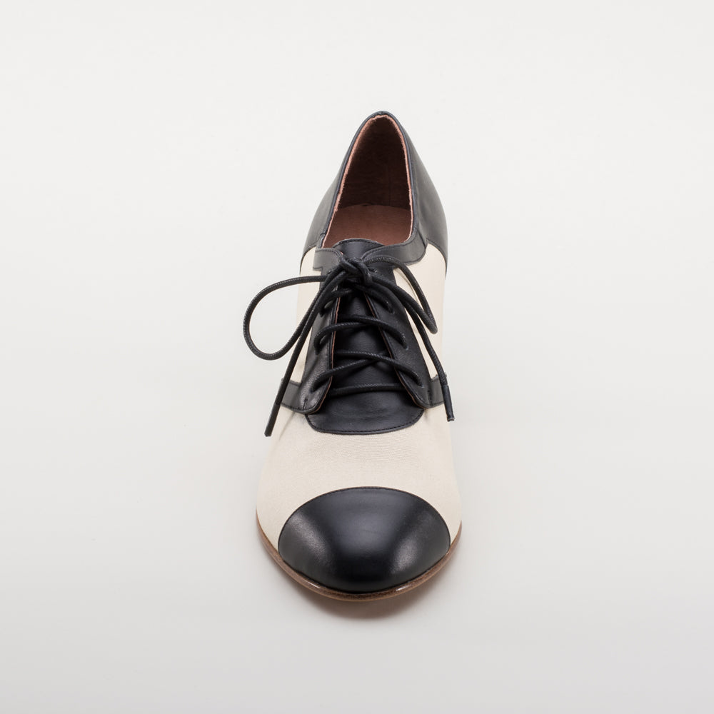 Evelyn Retro Oxfords (Tan/Black)