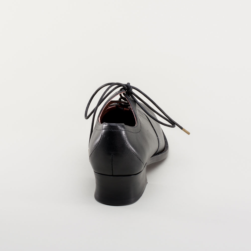 Ghillie Vintage Lace-Up Shoes (Black)