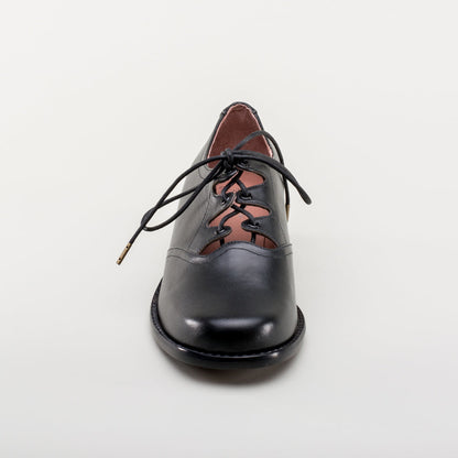 Ghillie Vintage Lace-Up Shoes (Black)