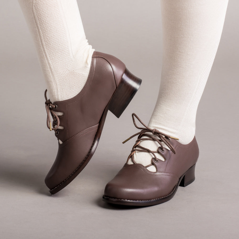 Ghillie Vintage Lace-Up Shoes (Brown)