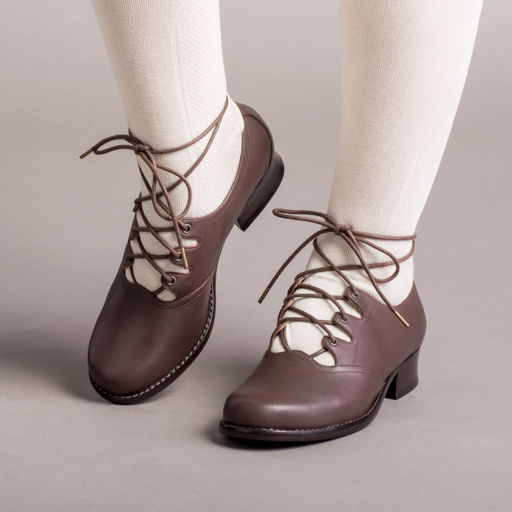 Ghillie Vintage Lace-Up Shoes (Brown)