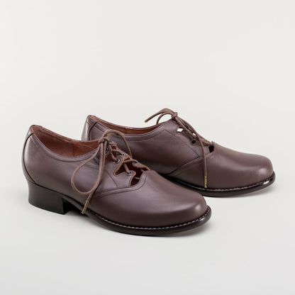 Ghillie Vintage Lace-Up Shoes (Brown)