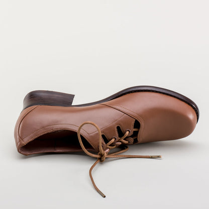 Ghillie Vintage Lace-Up Shoes (Tan)