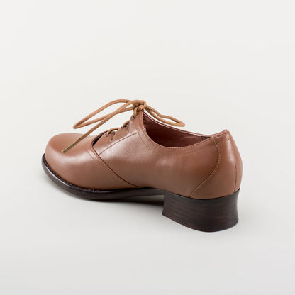 Ghillie Vintage Lace-Up Shoes (Tan)