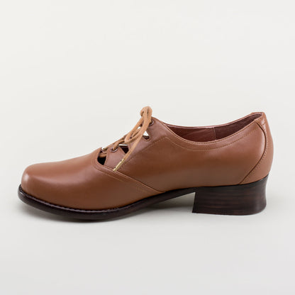 Ghillie Vintage Lace-Up Shoes (Tan)