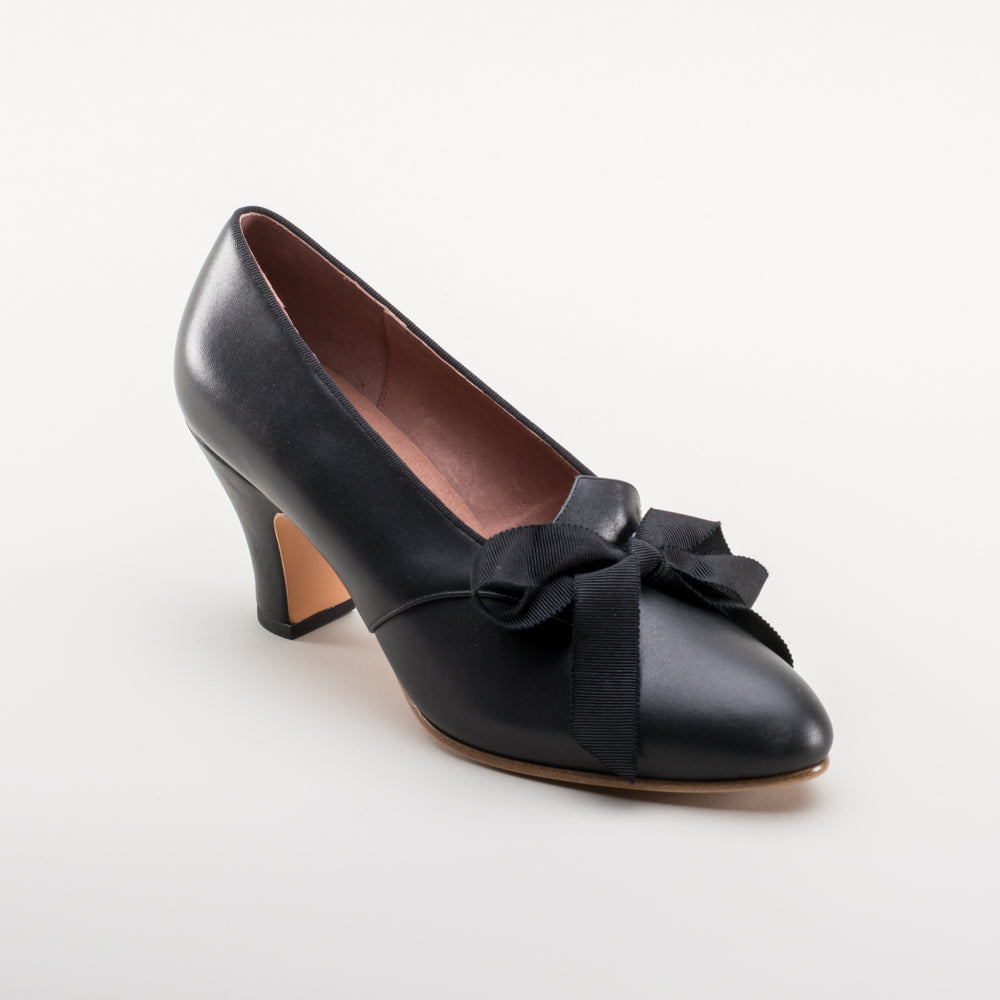 Hazel Women's Vintage Pumps (Black)