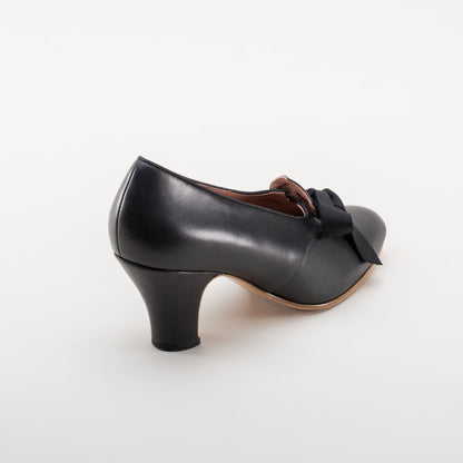 Hazel Women's Vintage Pumps (Black)