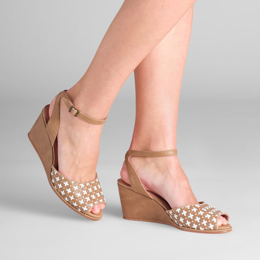 PRE-ORDER Judy 1940s Wedges (Tan/Ivory)