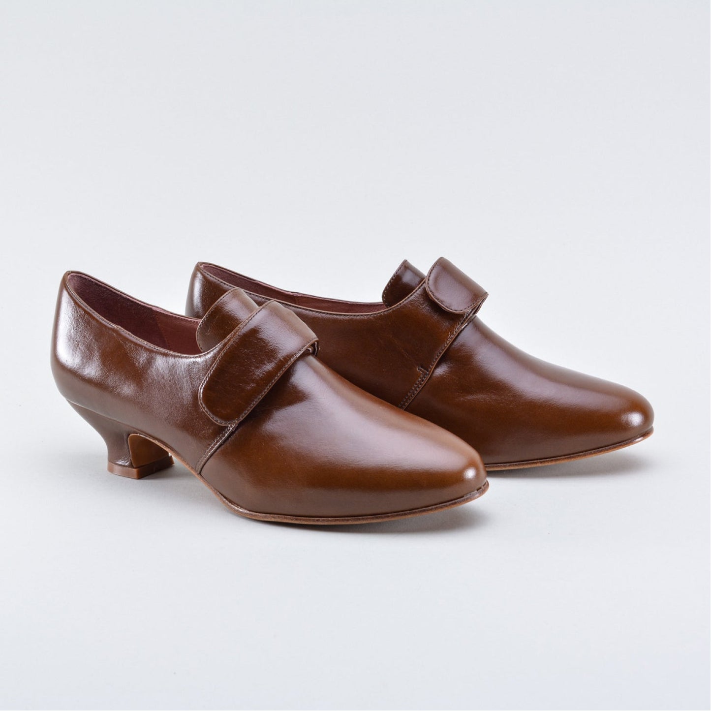 Kensington 18th Century Leather Shoes (Walnut)
