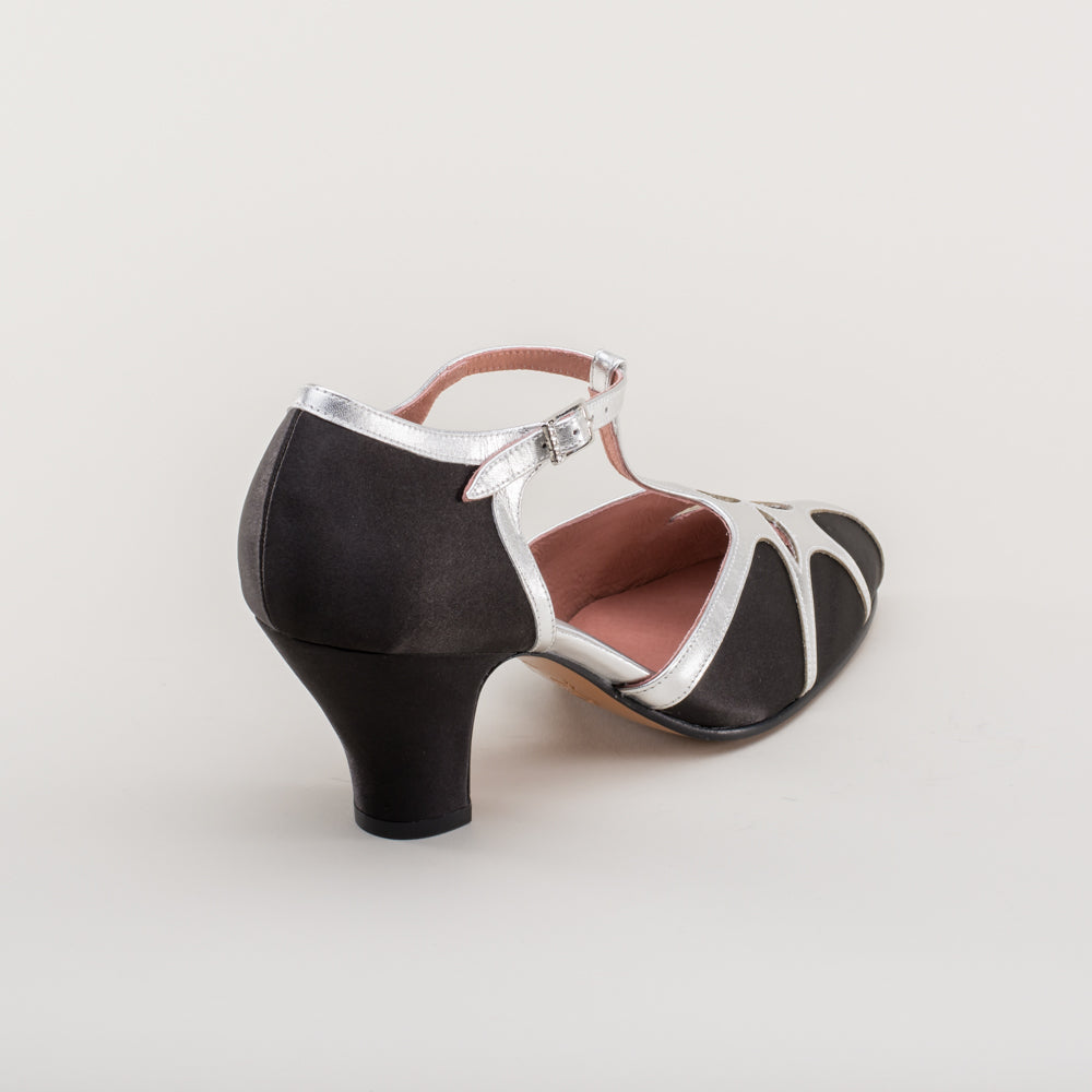 Lilith Vintage Flapper T-Straps Wide (Black/Silver)