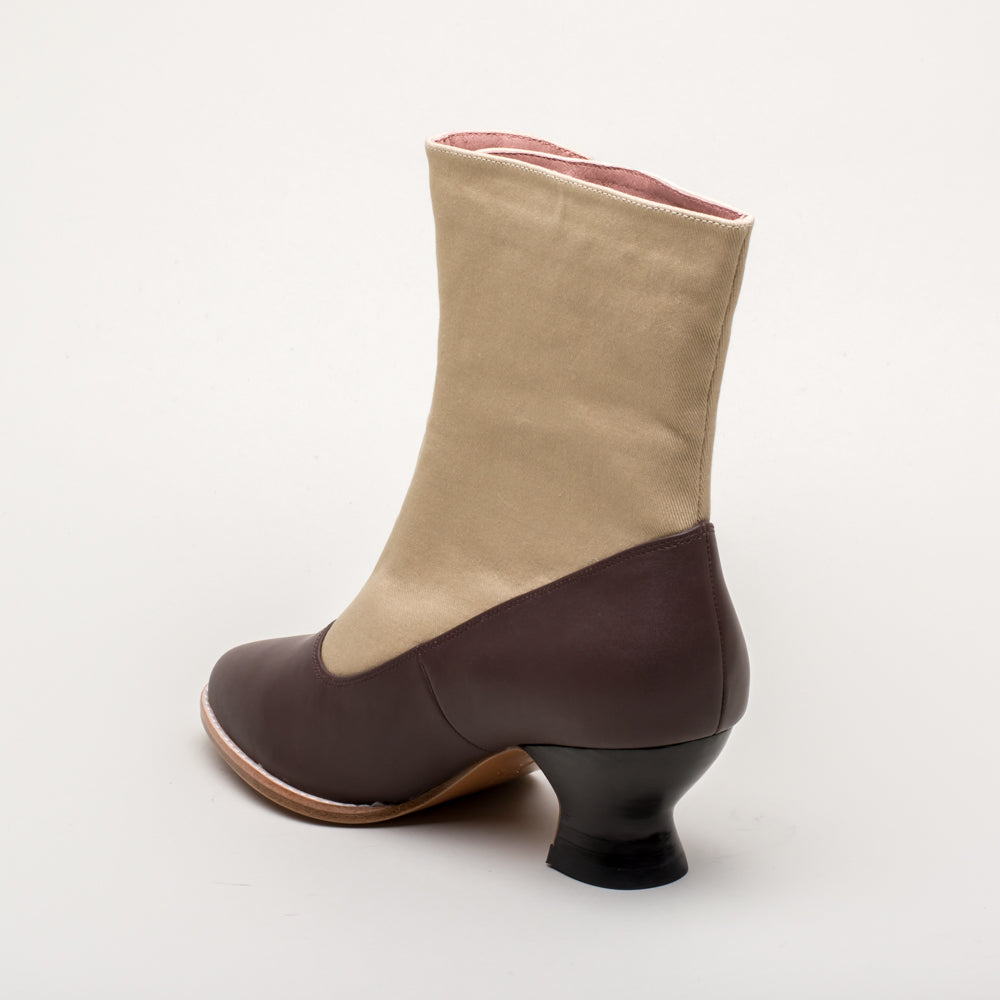 Manhattan Victorian Cloth-Top Button Boots (Tan/Brown)