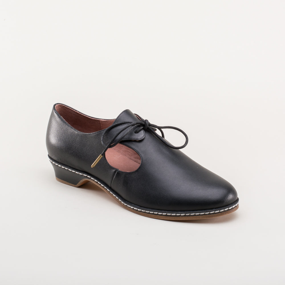 Mary Renaissance Shoes (Black)