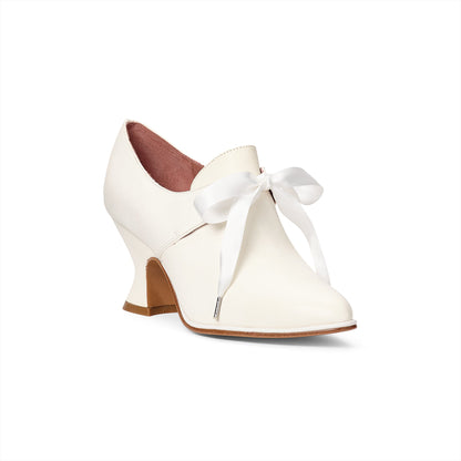 Pompadour 18th Century Leather Shoes Wide (Ivory)