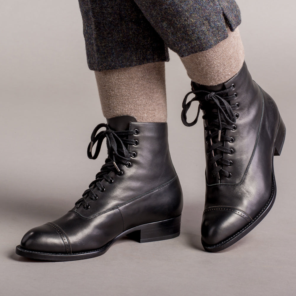 Rainey Vintage Lace-Up Boots (Black)