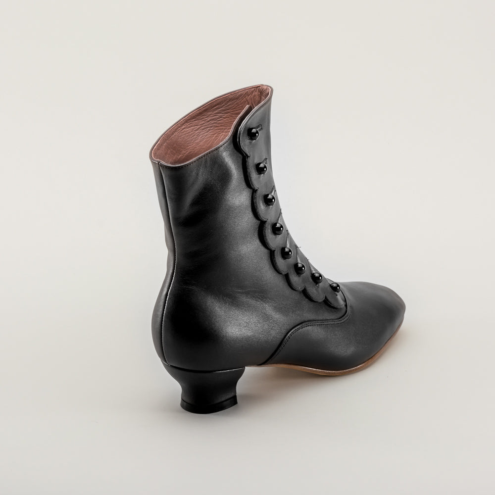 Renoir Victorian Button Boots (Black)