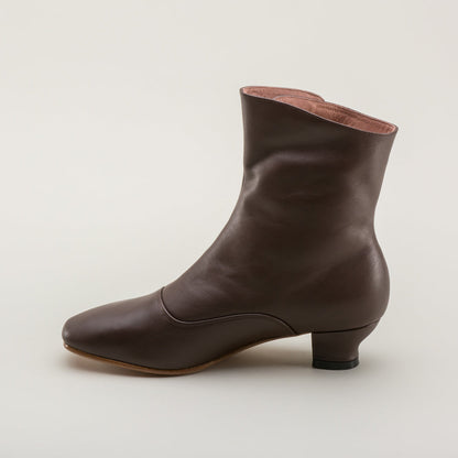 Renoir Victorian Button Boots (Brown)