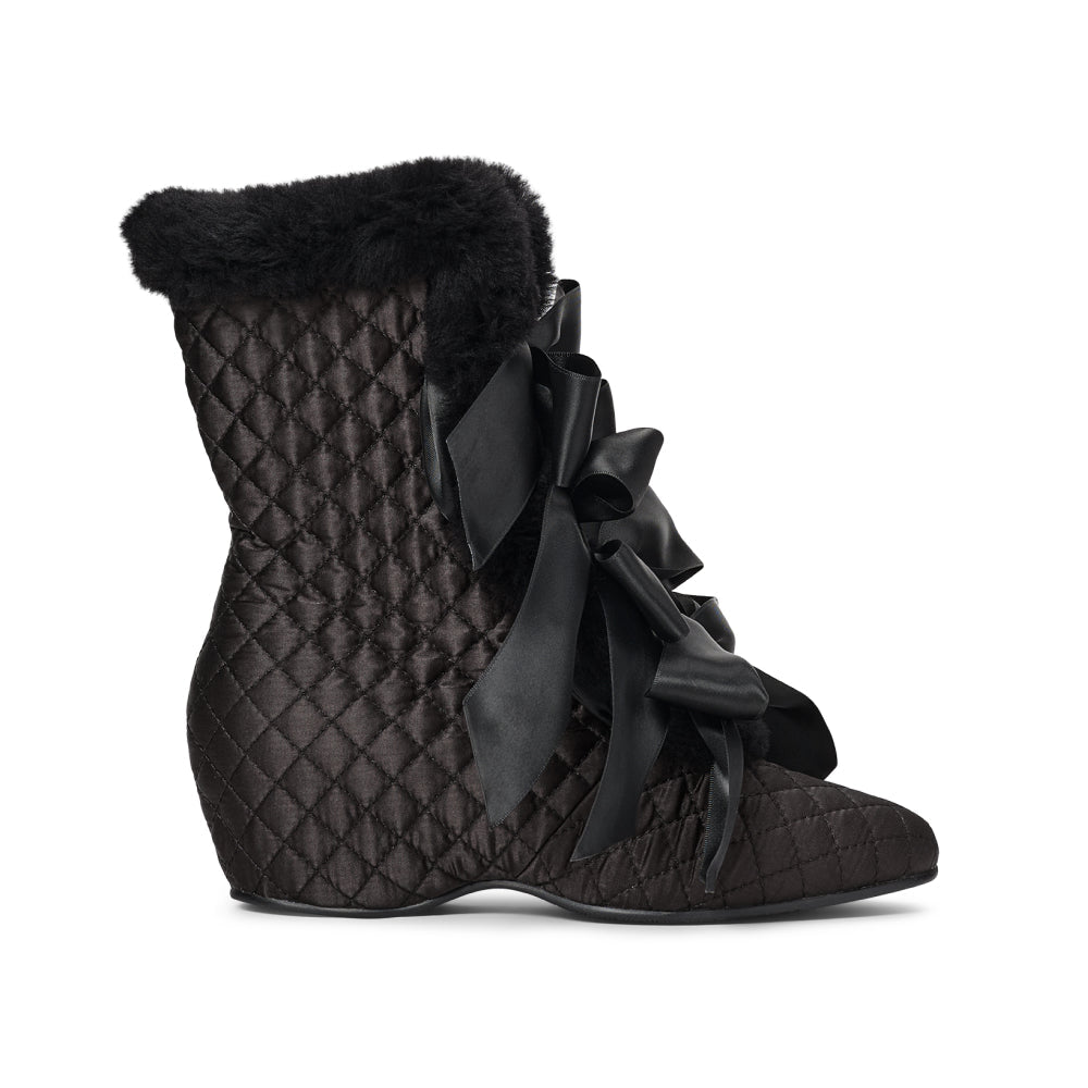 PRE-ORDER Victoria Carriage Boots (Black/Black)