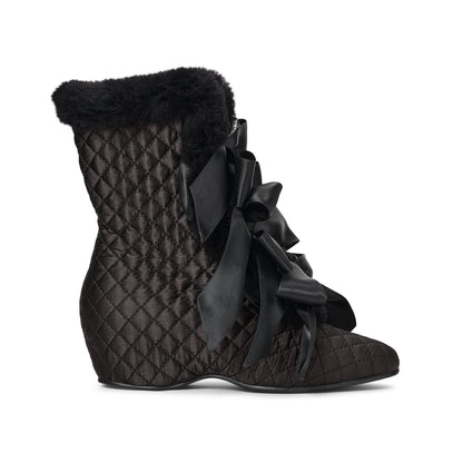 PRE-ORDER Victoria Carriage Boots (Black/Black)